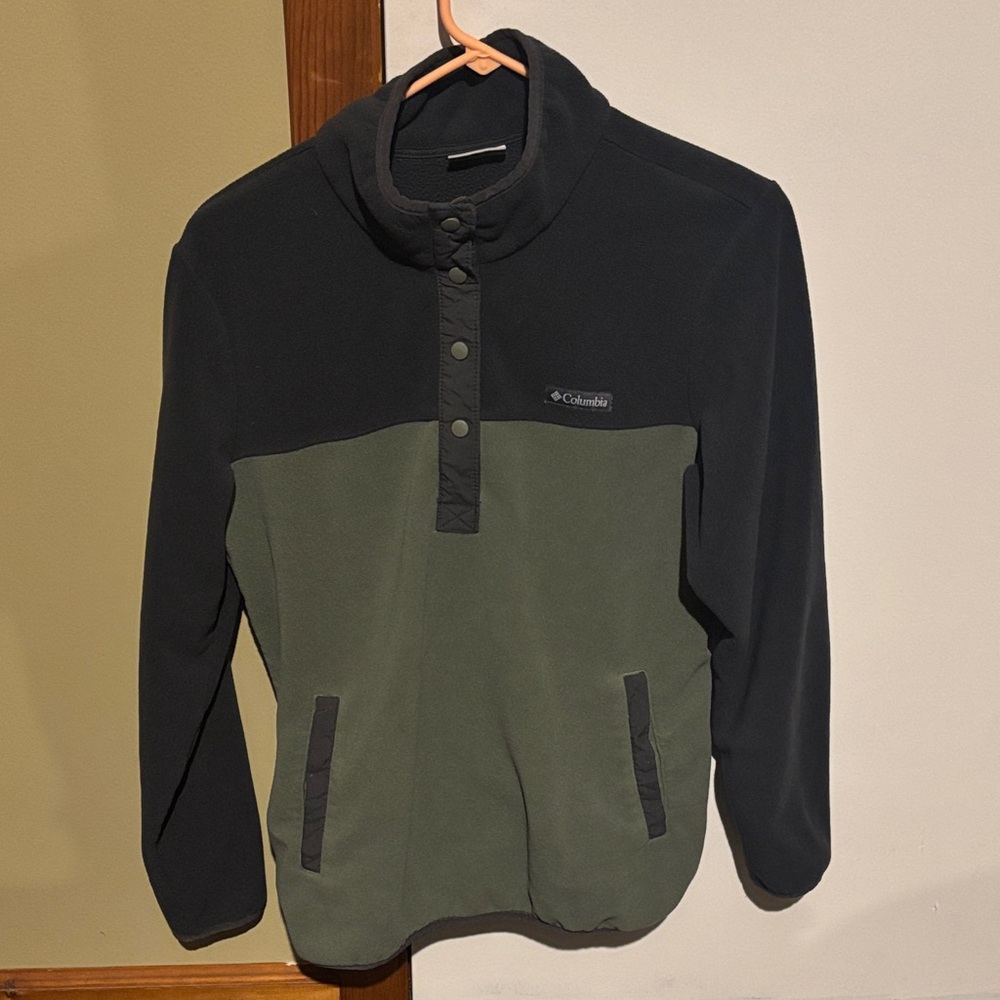 Columbia Two-Tone Blue and Olive Fleece Jacket